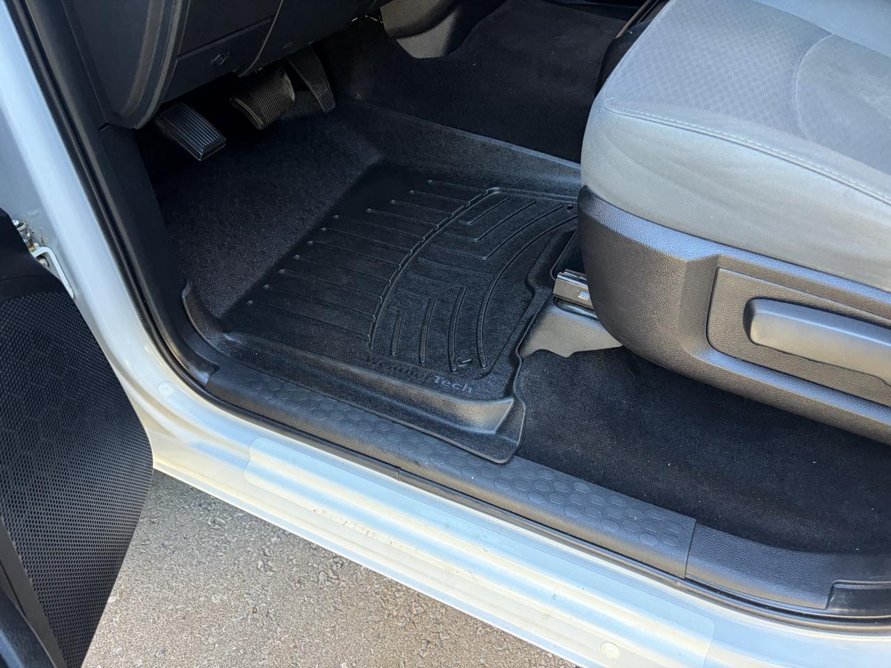2016 RAM 1500 SLT Photo
