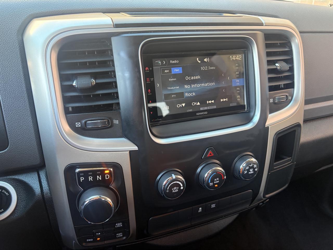 2016 RAM 1500 SLT Photo