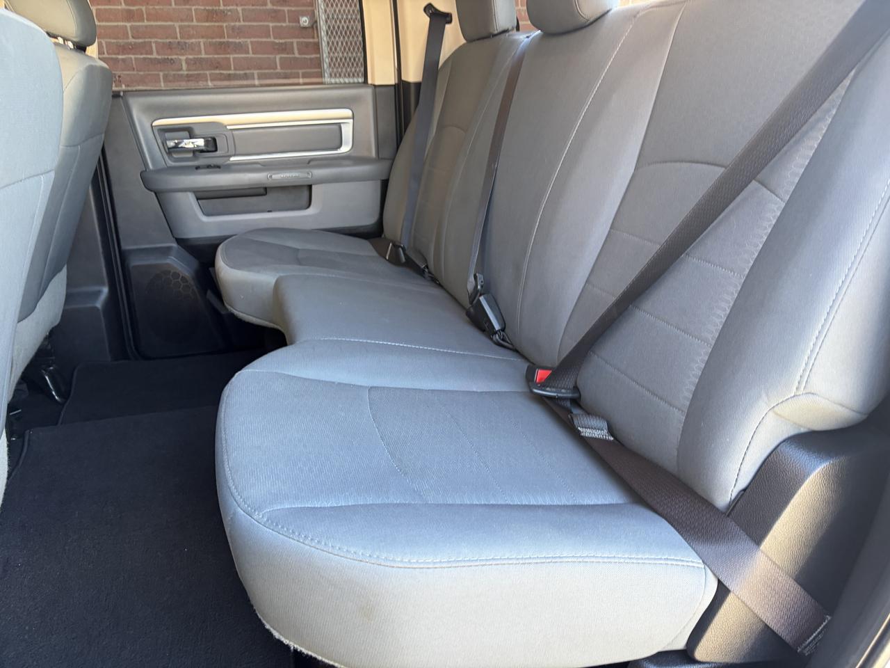 2016 RAM 1500 SLT Photo