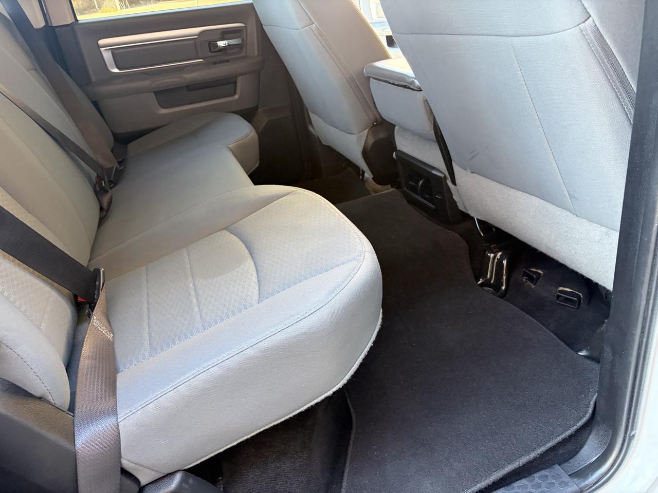 2016 RAM 1500 SLT Photo