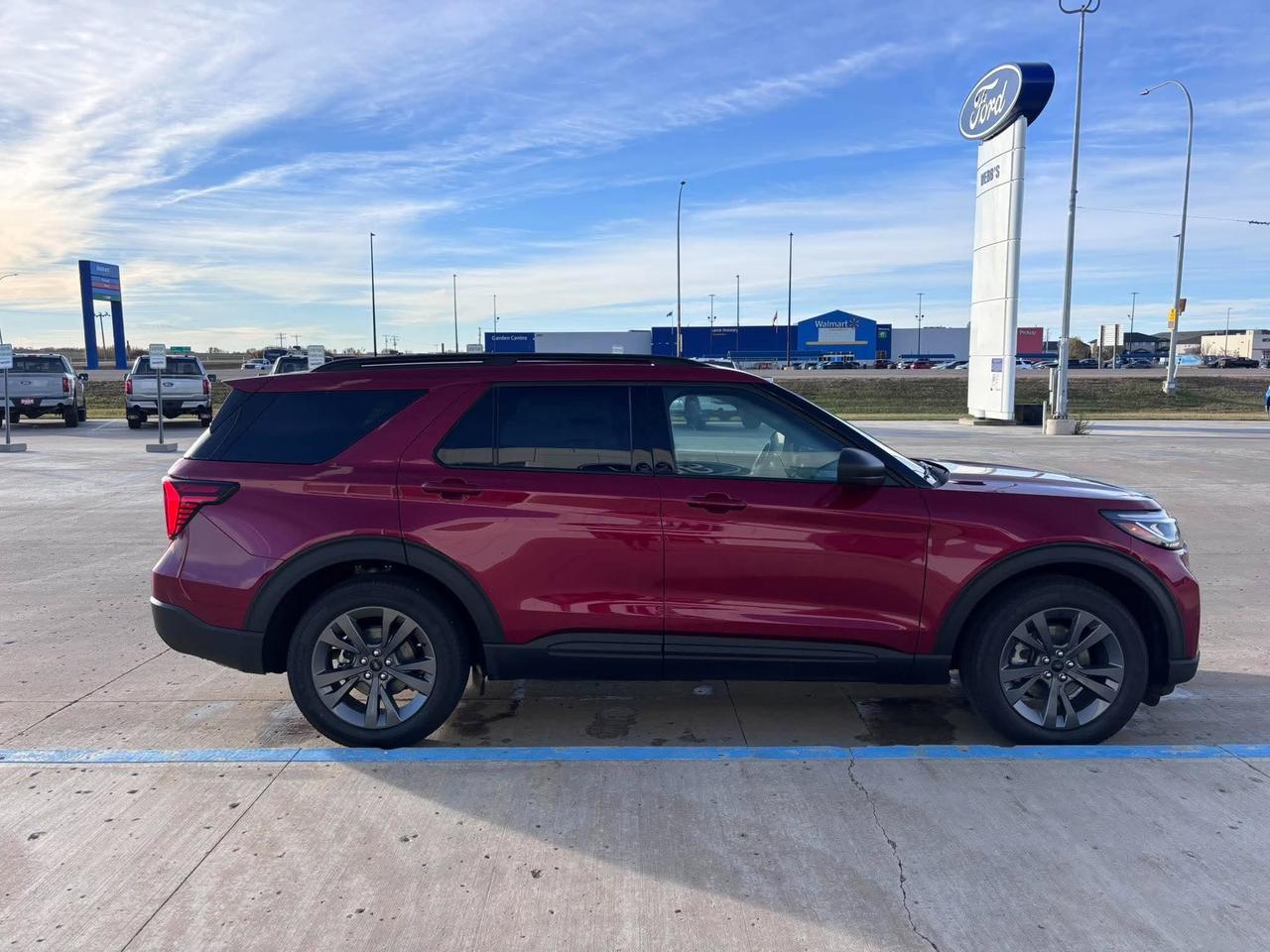 2027 Ford Explorer Active w/200A Pkg 4WD Photo2