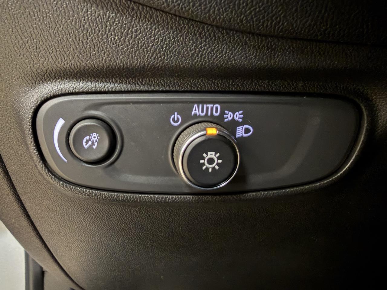 2020 Chevrolet Equinox LS Photo