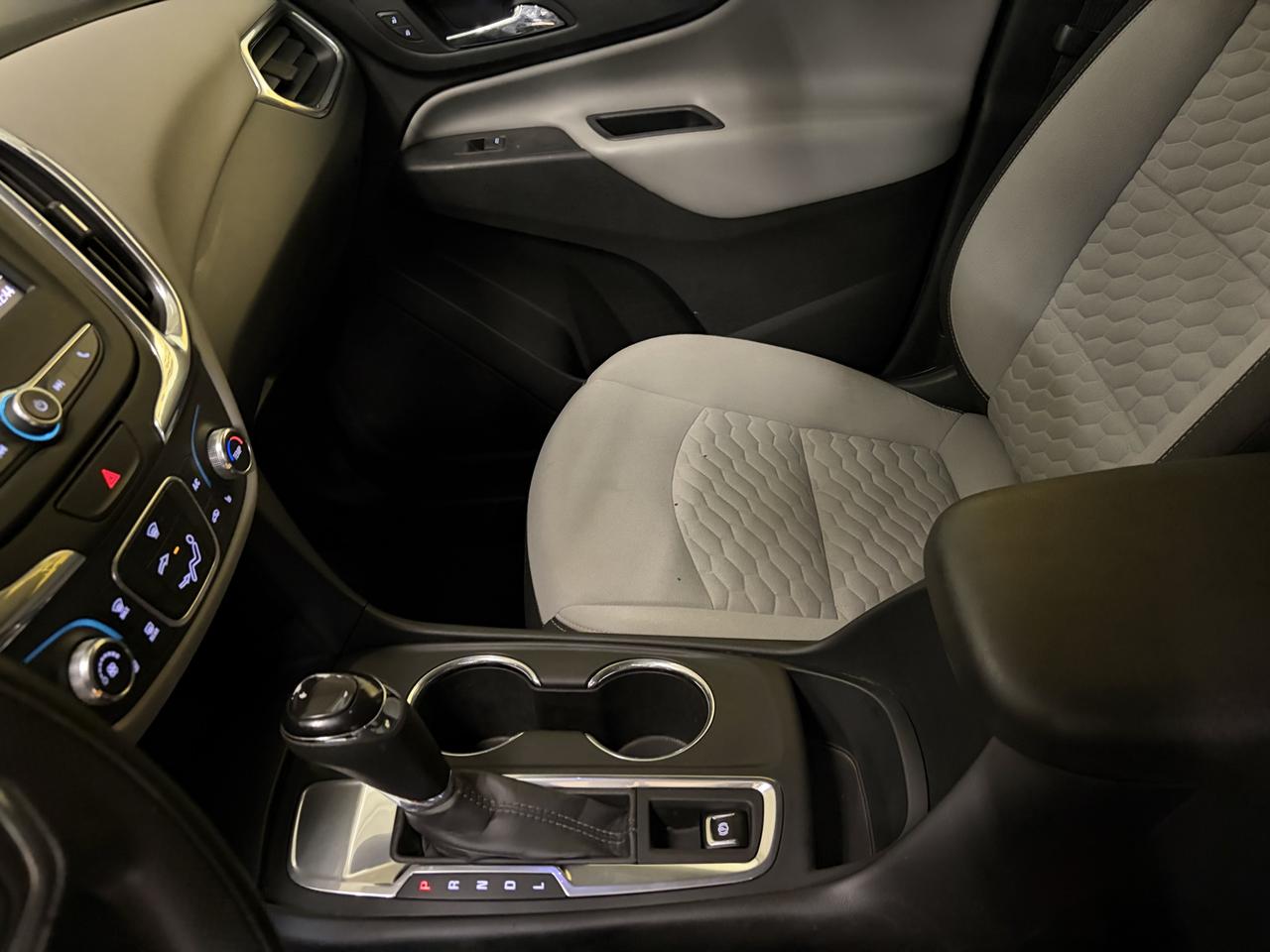 2020 Chevrolet Equinox LS Photo