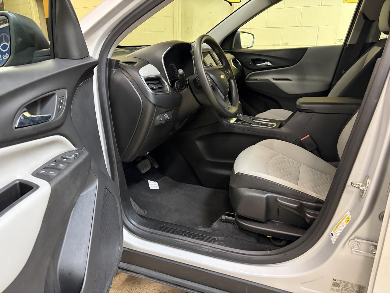 2020 Chevrolet Equinox LS Photo
