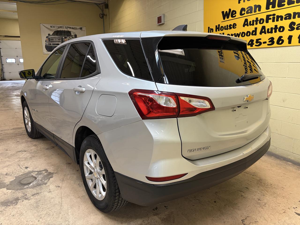 2020 Chevrolet Equinox LS Photo3