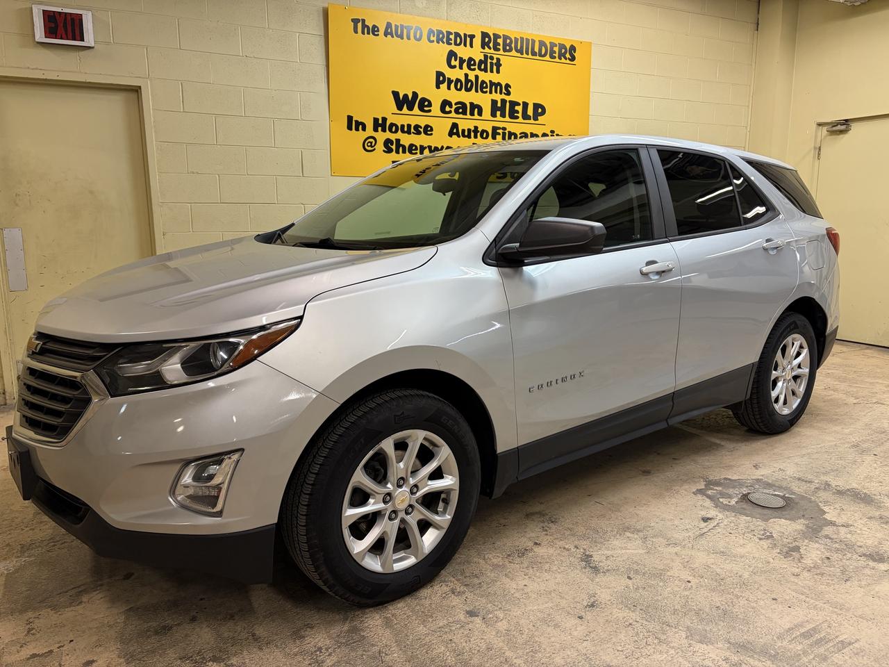 2020 Chevrolet Equinox LS Photo2