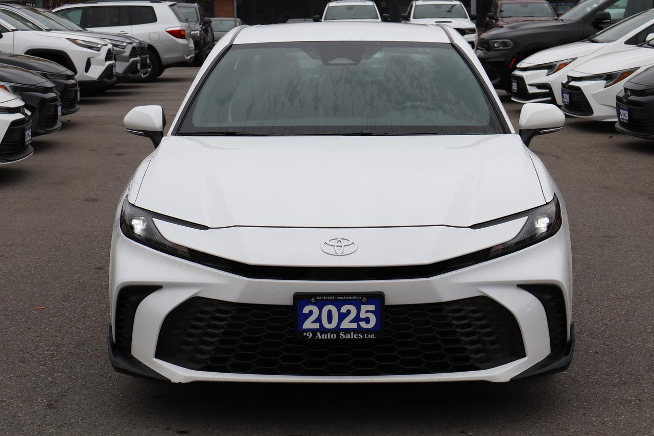 2025 Toyota Camry SE Hybrid Photo