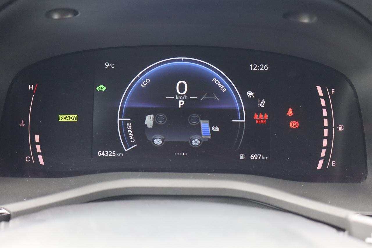 2025 Toyota Camry SE Hybrid Photo