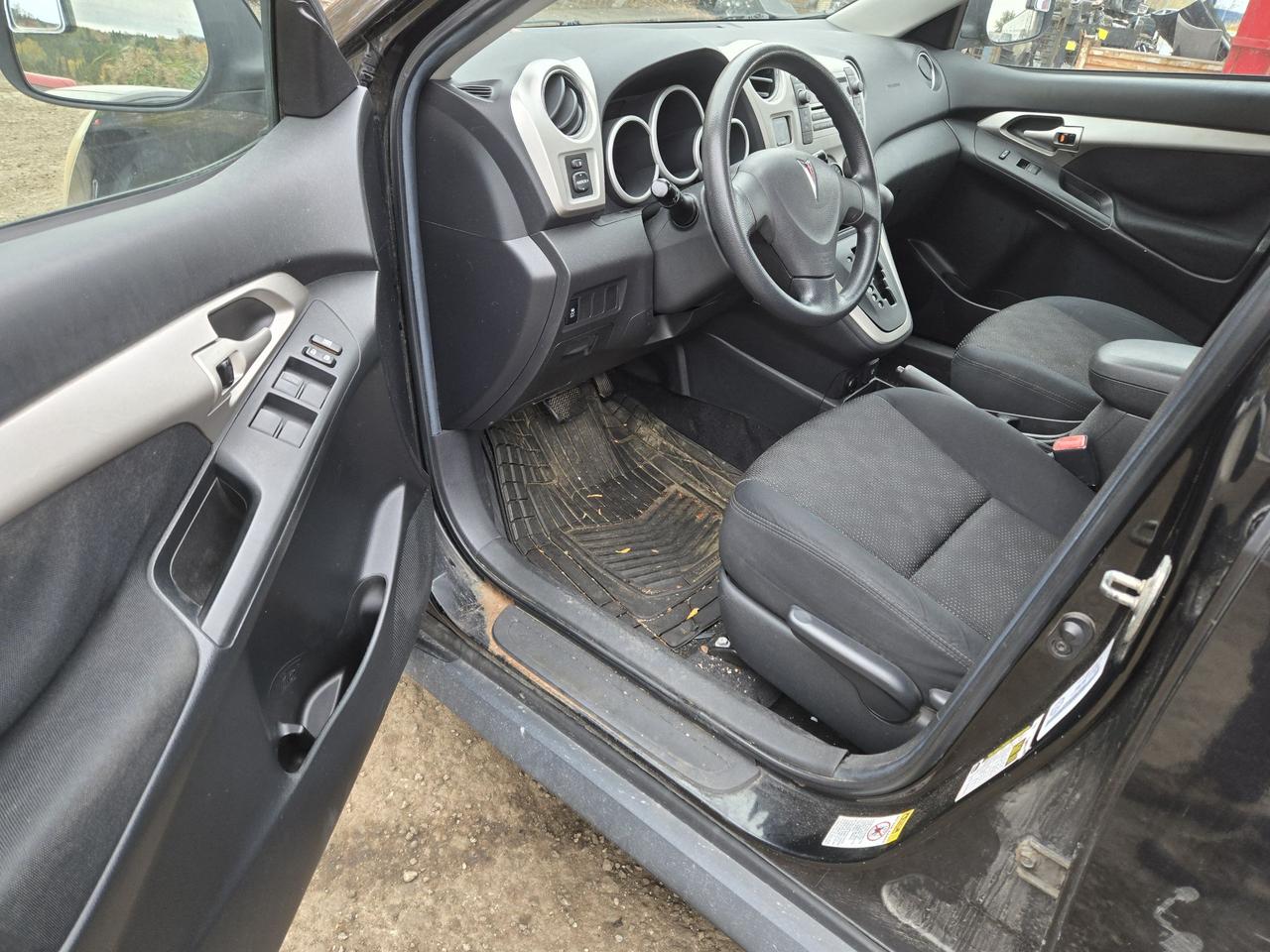 2009 Pontiac Vibe  - Photo #10