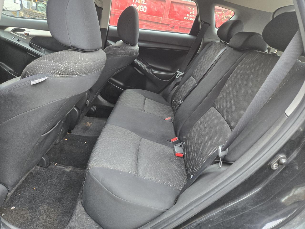 2009 Pontiac Vibe  - Photo #12