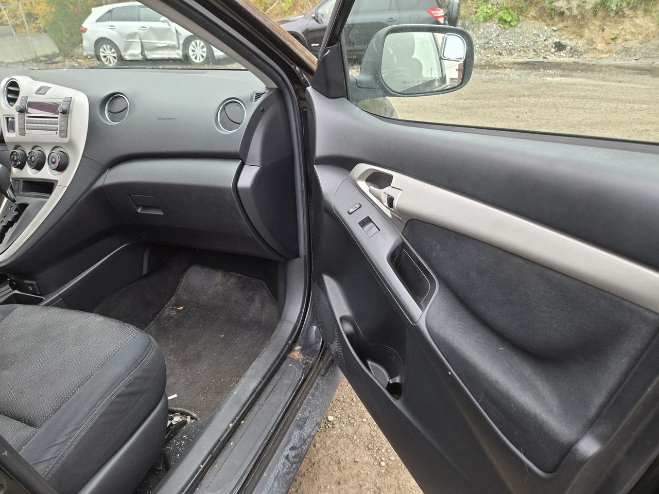 2009 Pontiac Vibe  - Photo #13