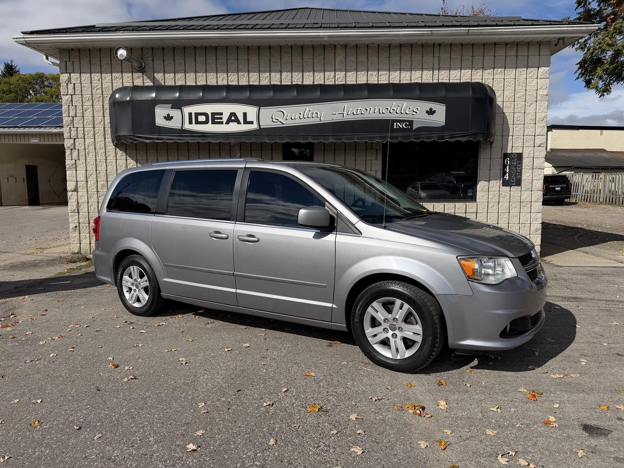 2016 Dodge Grand Caravan Crew Photo