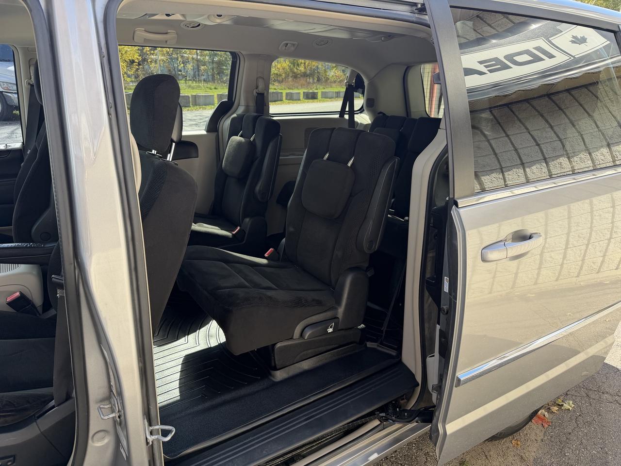 2016 Dodge Grand Caravan Crew Photo