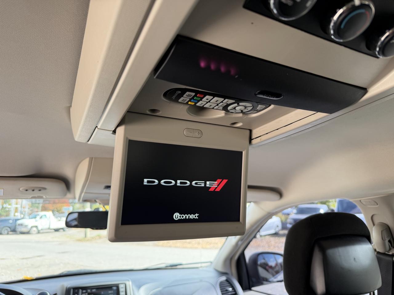2016 Dodge Grand Caravan Crew Photo
