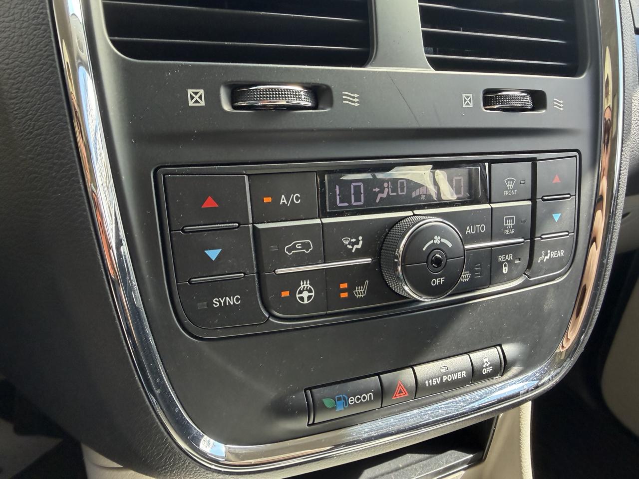 2016 Dodge Grand Caravan Crew Photo