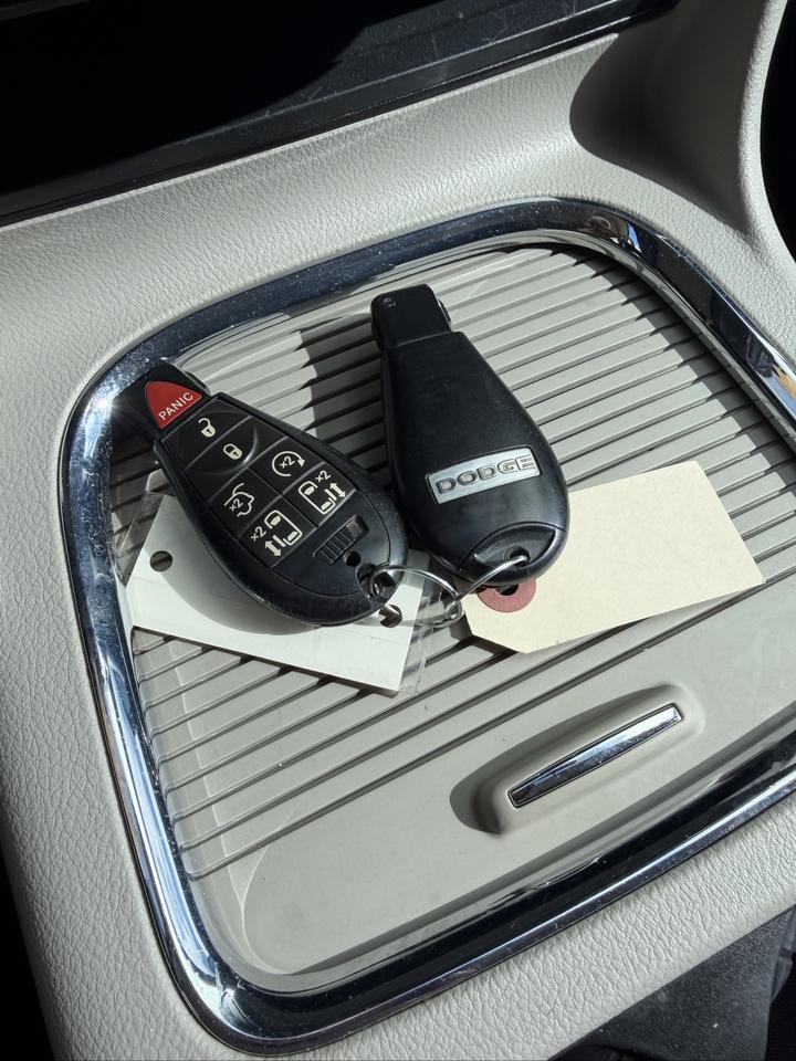 2016 Dodge Grand Caravan Crew Photo