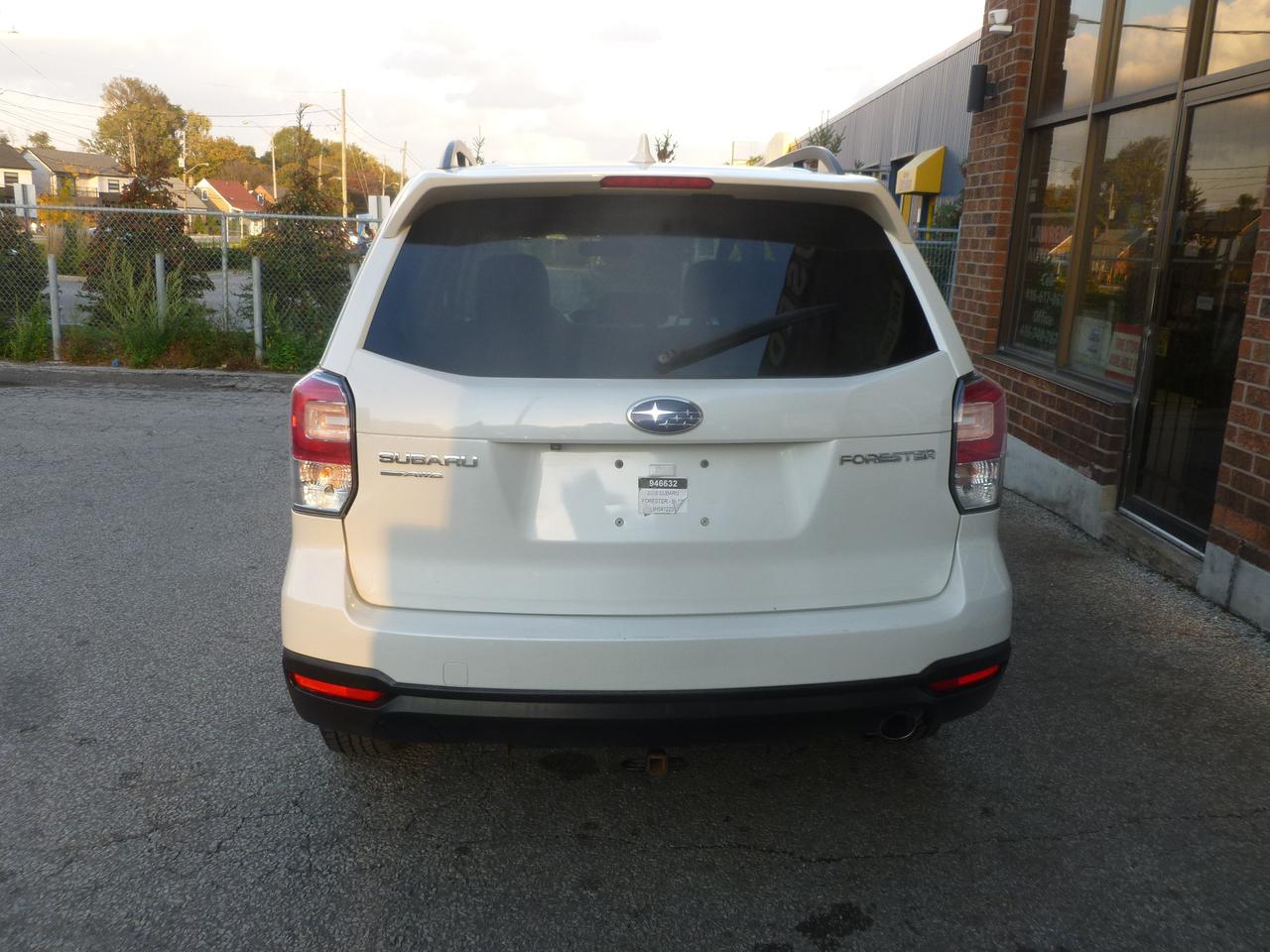 2018 Subaru Forester TOURING Photo