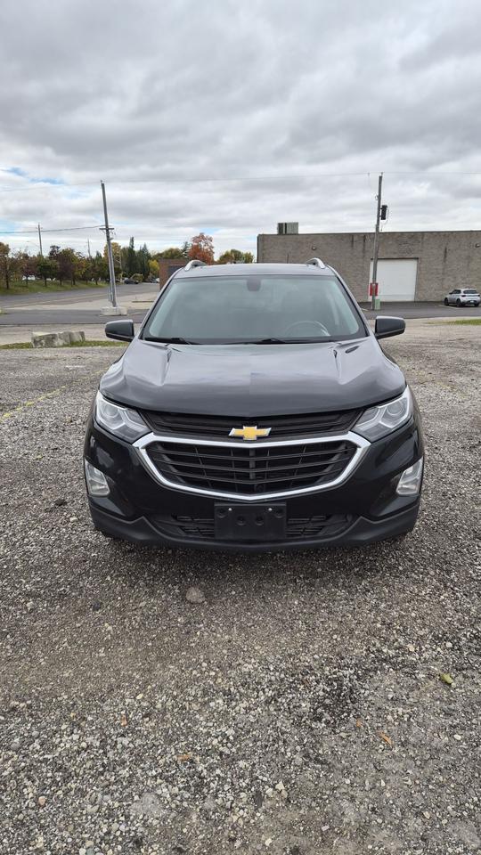 2018 Chevrolet Equinox LT Photo2