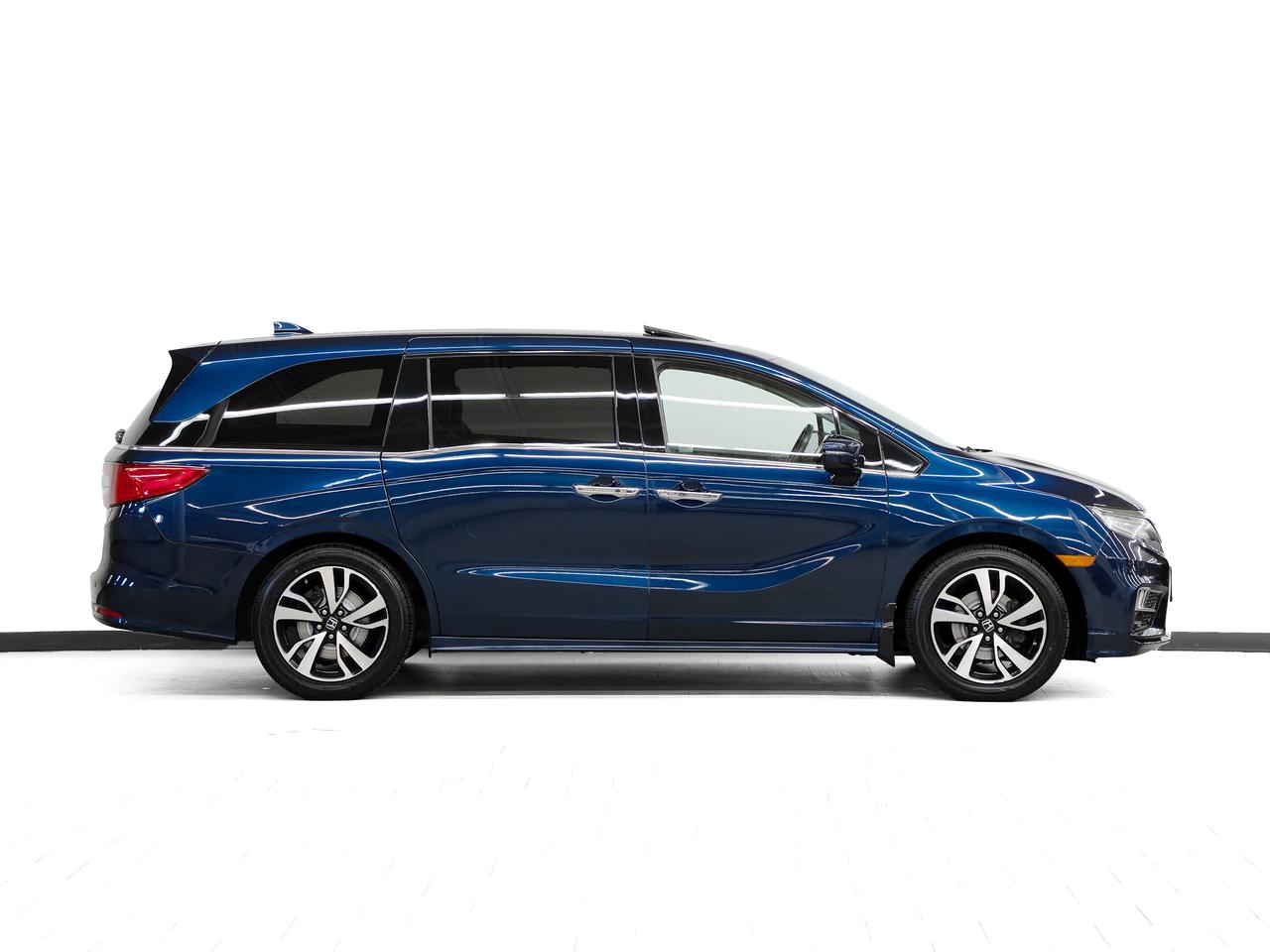 2019 Honda Odyssey TOURING | Nav | Leather | Sunroof | BSM | CarPlay Photo