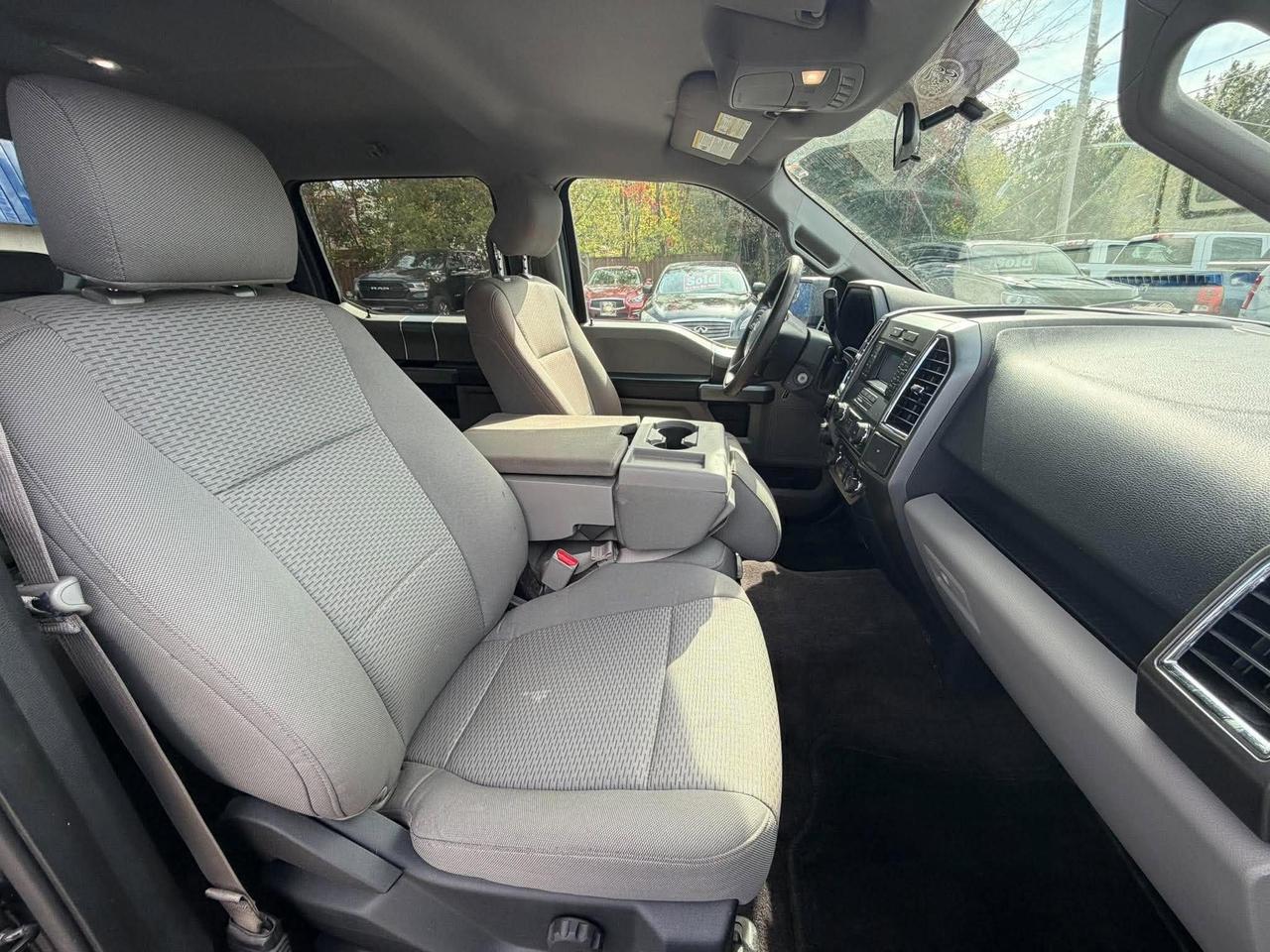 2016 Ford F-150 4WD SUPERCREW 157" XLT Photo