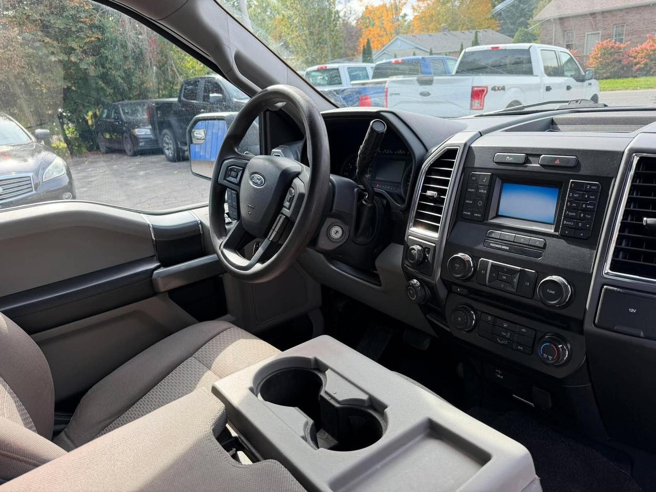 2016 Ford F-150 4WD SUPERCREW 157" XLT Photo