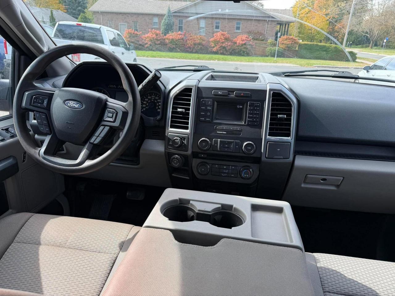 2016 Ford F-150 4WD SUPERCREW 157" XLT Photo