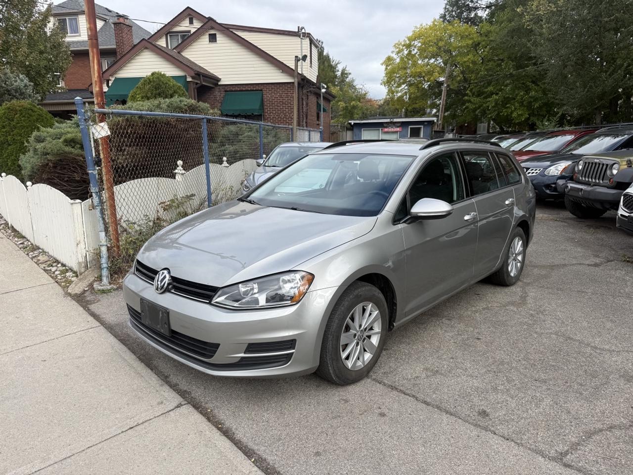2015 Volkswagen Golf SportWagen Trendline Photo3