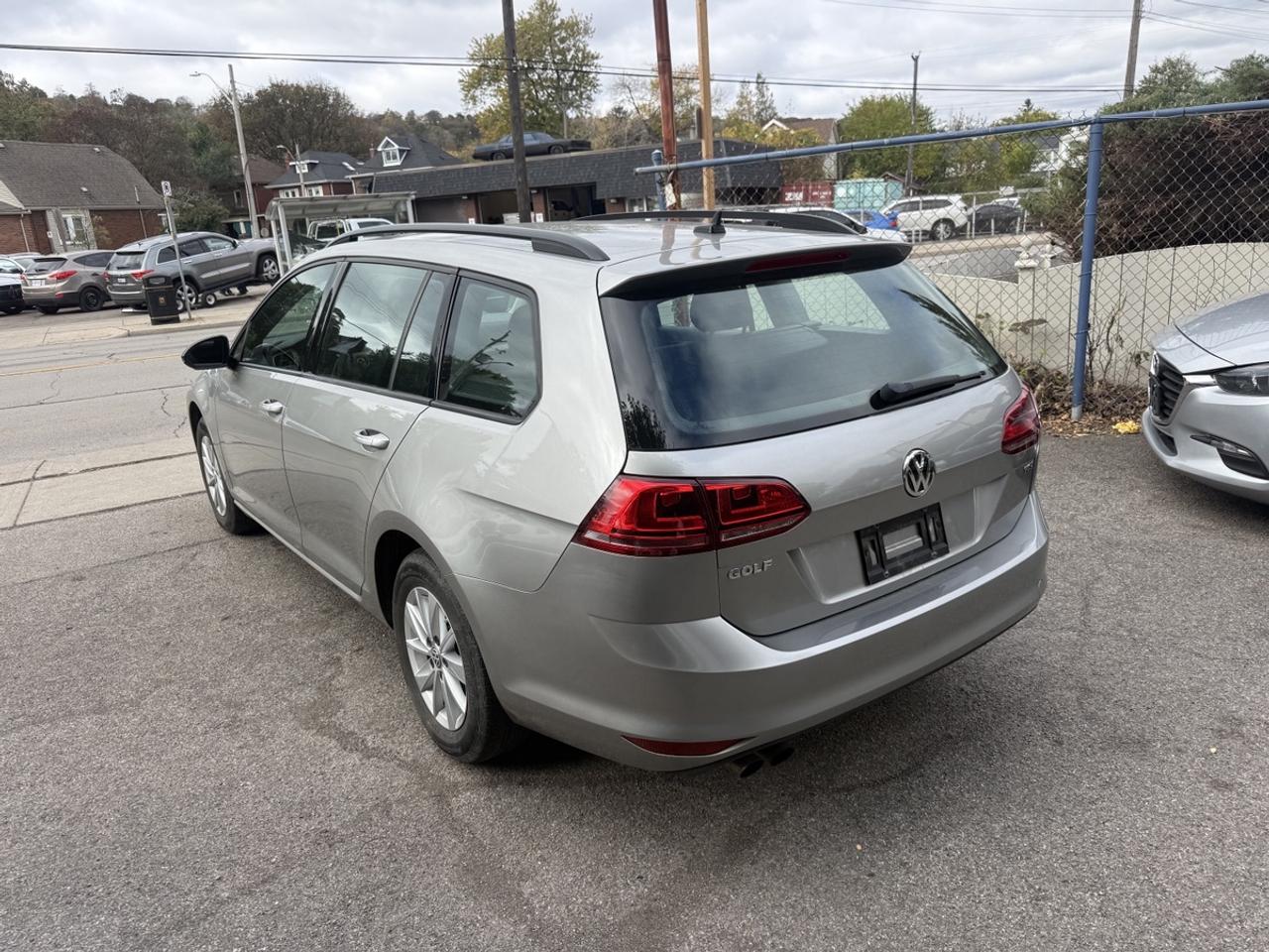 2015 Volkswagen Golf SportWagen Trendline Photo4