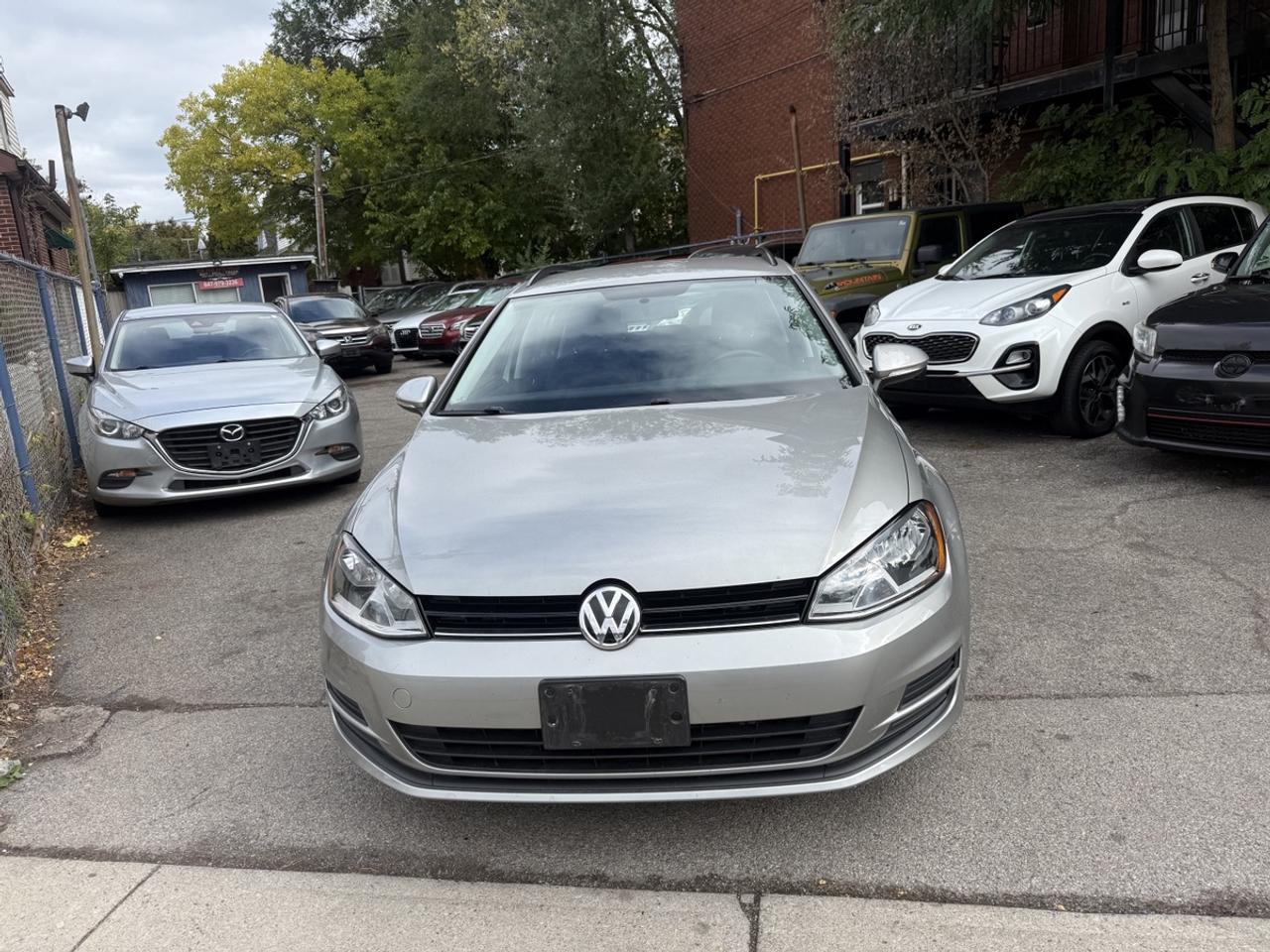 2015 Volkswagen Golf SportWagen Trendline Photo2