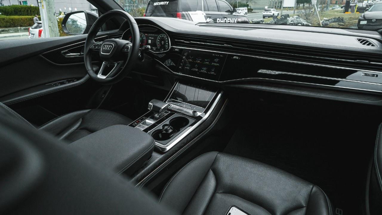 2022 Audi Q8 Technik 55 TFSI quattro Photo
