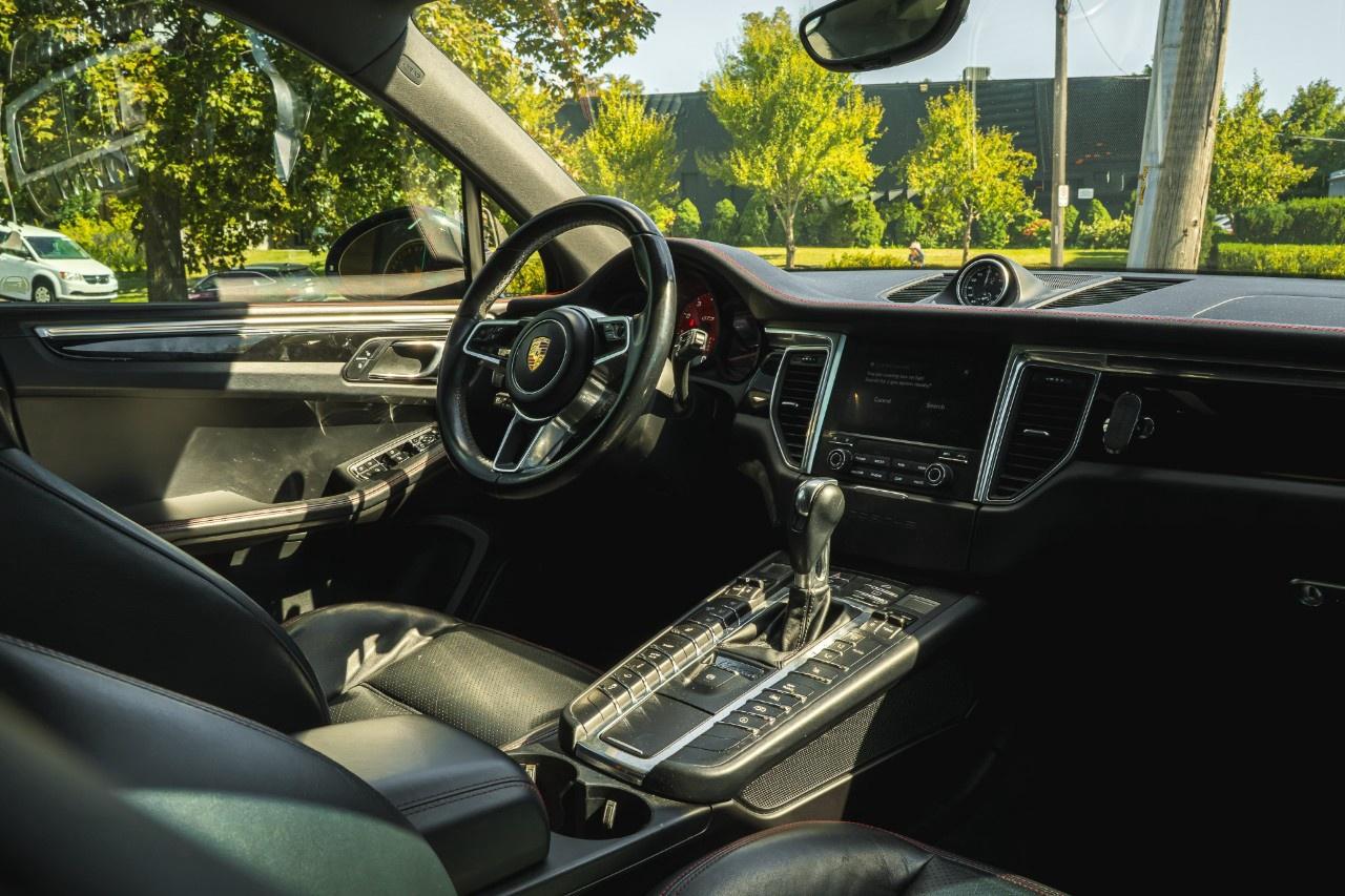 2018 Porsche Macan GTS AWD Photo
