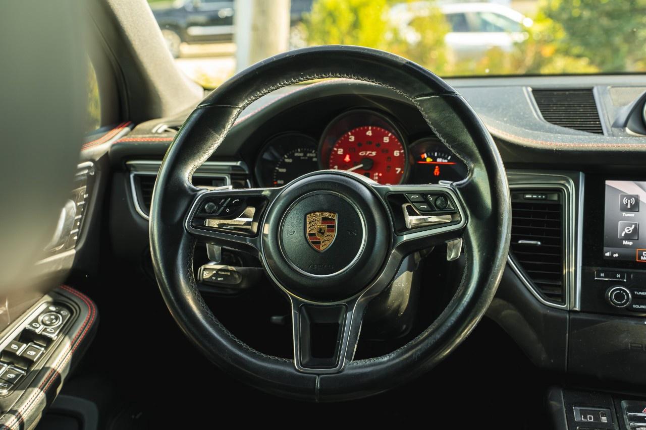 2018 Porsche Macan GTS AWD Photo