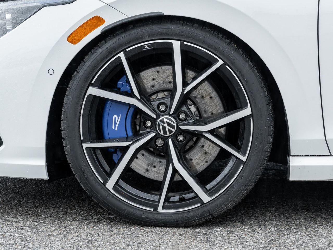 2023 Volkswagen Golf R 2.0T 7Sp at DSG w/Tip Photo