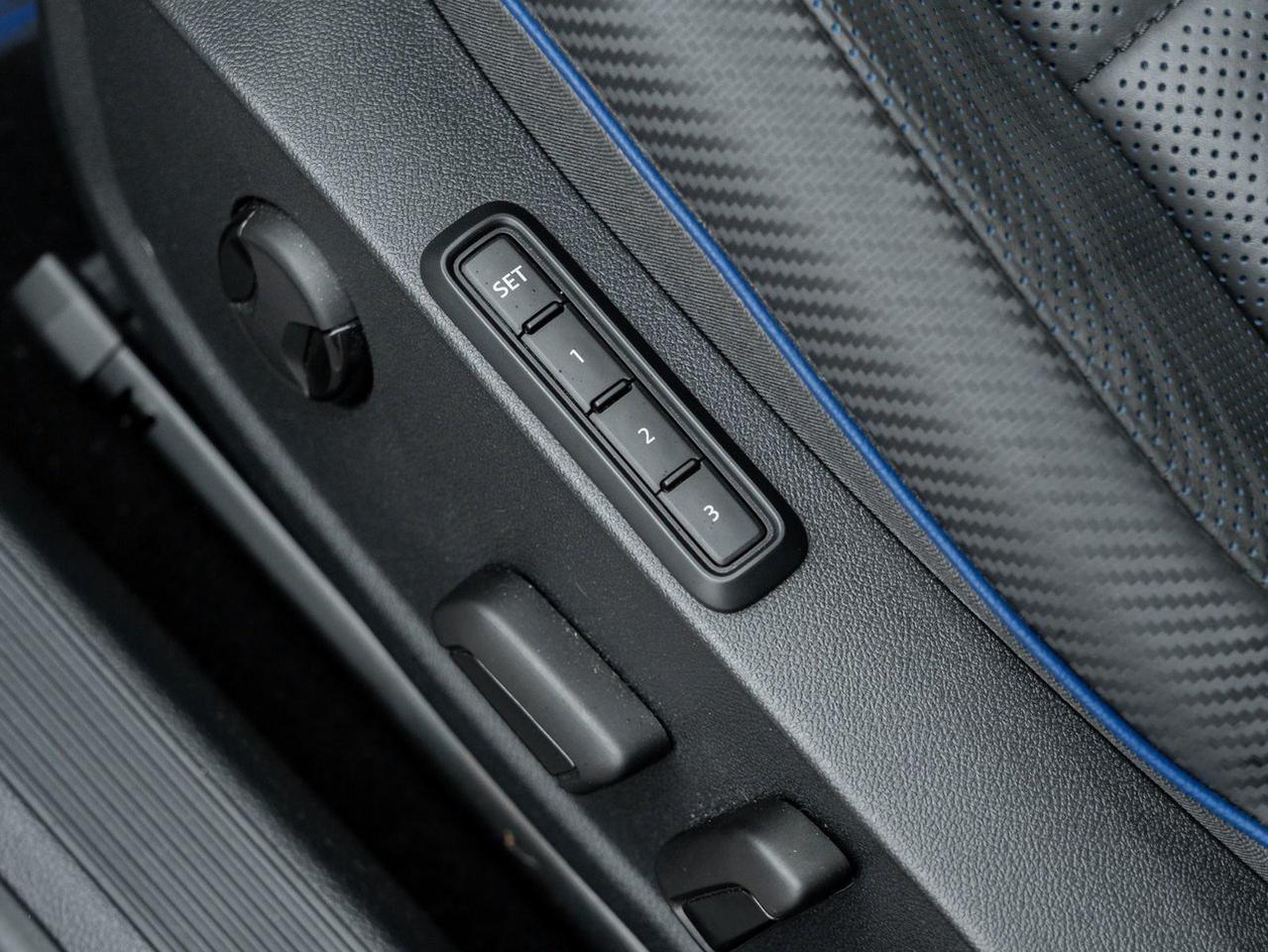2023 Volkswagen Golf R 2.0T 7Sp at DSG w/Tip Photo