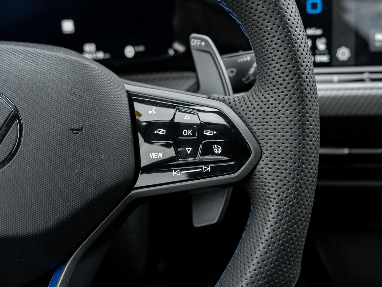 2023 Volkswagen Golf R 2.0T 7Sp at DSG w/Tip Photo