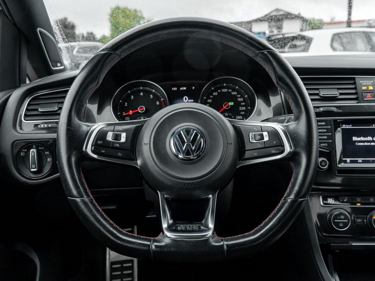 2015 Volkswagen Golf GTI Autobahn Photo