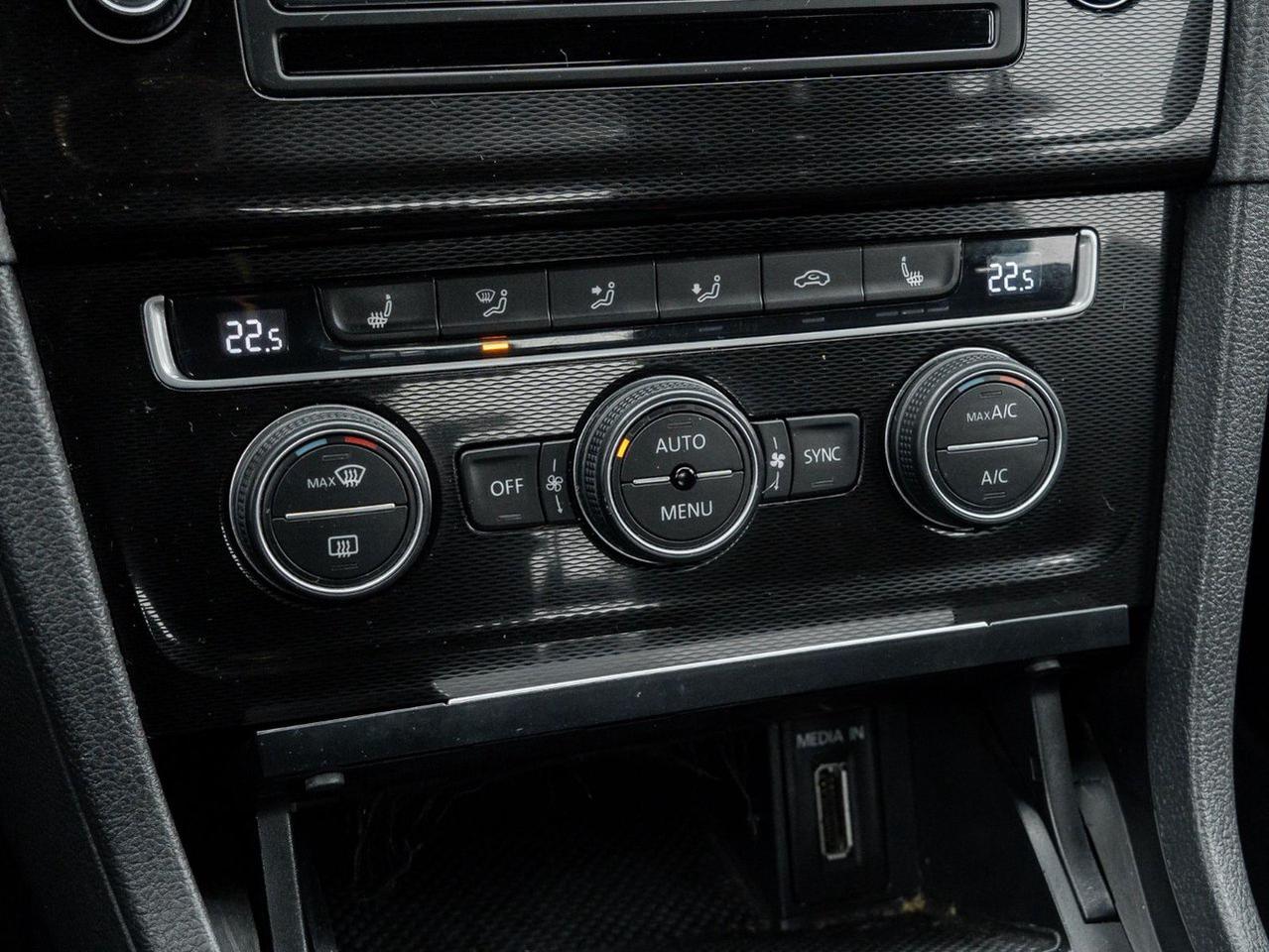 2015 Volkswagen Golf GTI Autobahn Photo