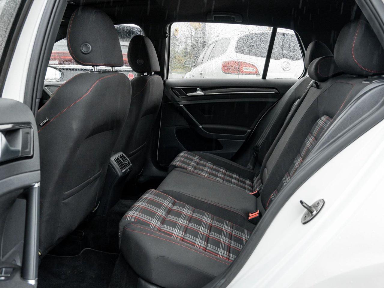 2015 Volkswagen Golf GTI Autobahn Photo