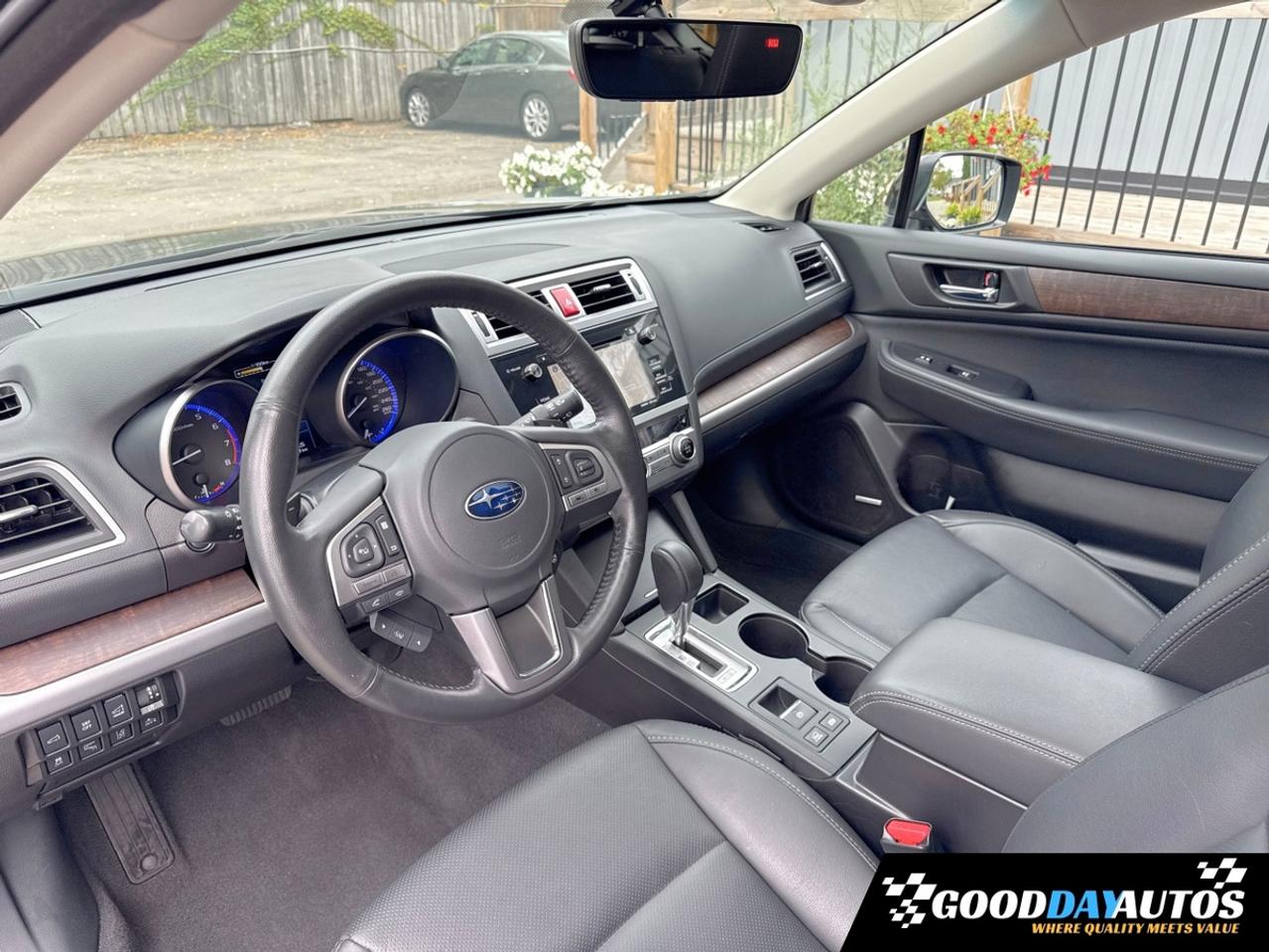 2017 Subaru Outback 3.6R Limited ONE OWNER DEALER SERVICED CLEAN CARFX Photo