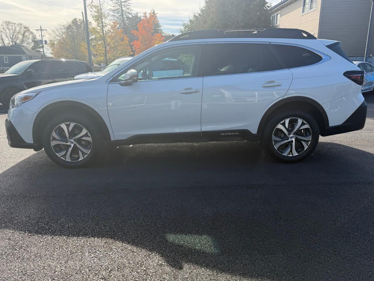 2022 Subaru Outback LIMITED CVT Photo5