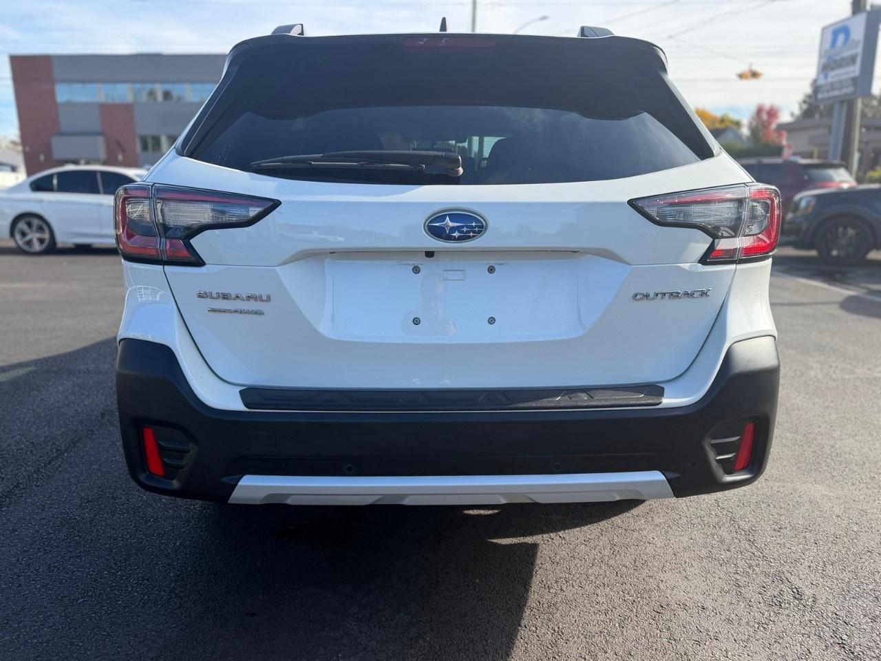 2022 Subaru Outback LIMITED CVT Photo3