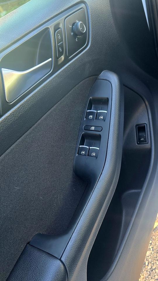 2016 Volkswagen Jetta SE Photo