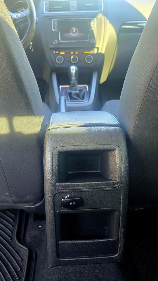2016 Volkswagen Jetta SE Photo