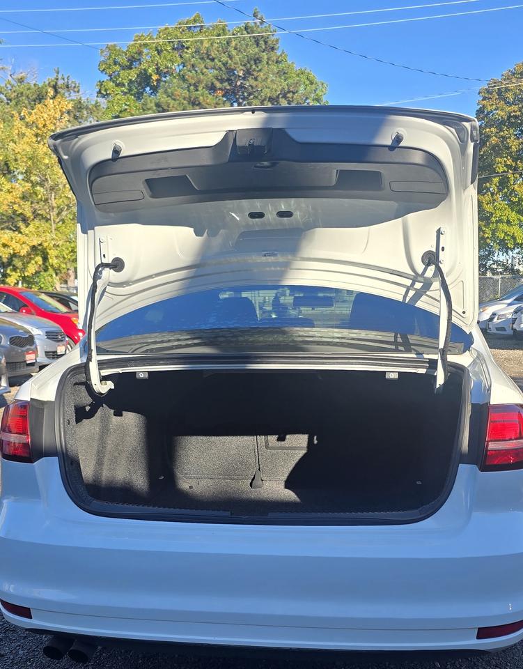 2016 Volkswagen Jetta SE Photo