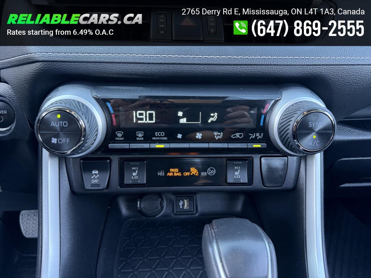 2024 Toyota RAV4 Hybrid HYBRID XLE | AWD | Leather | Clean Carfax | Sunroo Photo