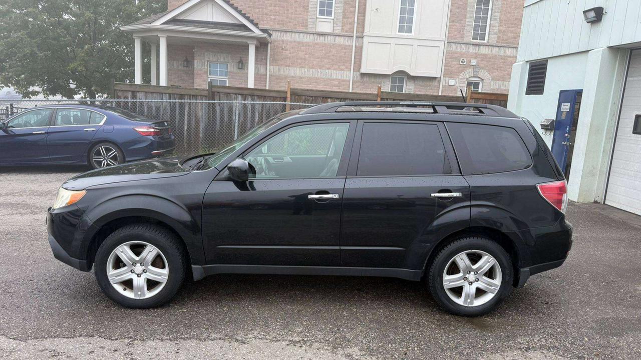2010 Subaru Forester 2.5X - Limited- AWD - LEATHER SEATS - SUNROOF Photo5