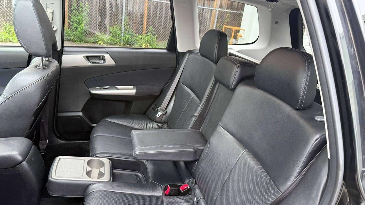2010 Subaru Forester 2.5X - Limited- AWD - LEATHER SEATS - SUNROOF Photo