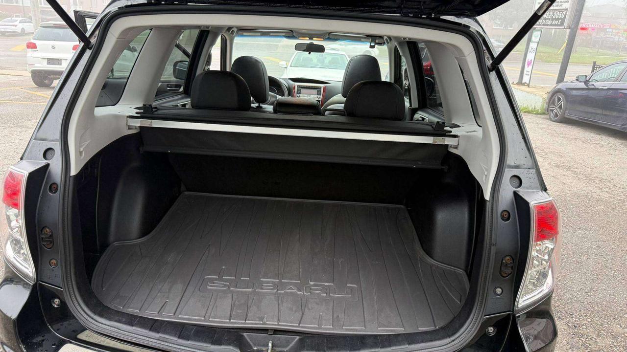 2010 Subaru Forester 2.5X - Limited- AWD - LEATHER SEATS - SUNROOF Photo