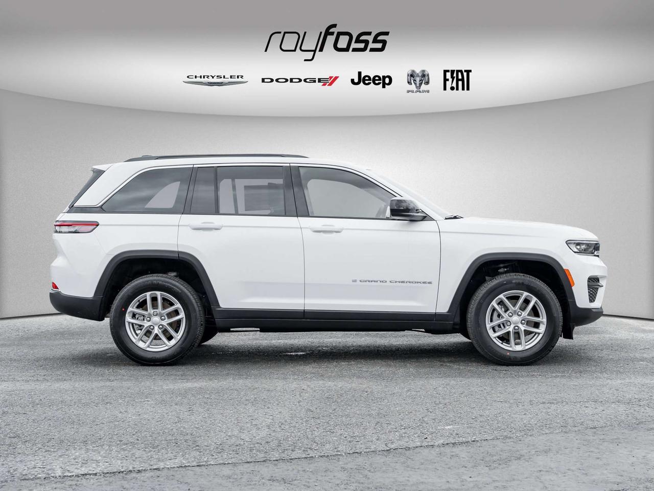 2026 Jeep Grand Cherokee Laredo X Photo2