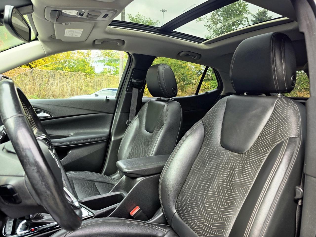 2021 Buick Encore GX Essence | Clean Carfax! Photo